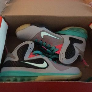 Limited Edition Nike Lebron South Beach Sneakers